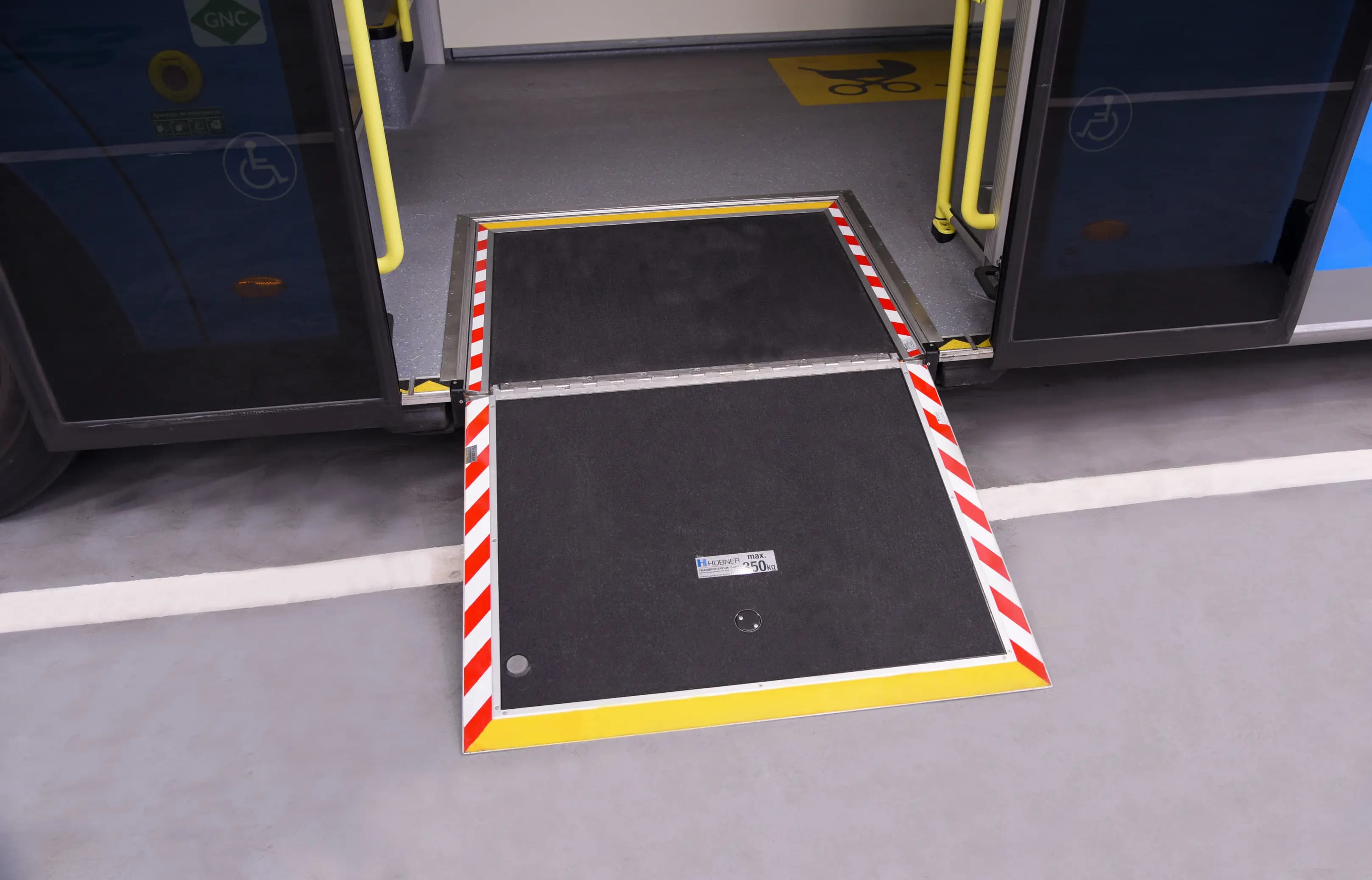 Otobüs ve trenler için rampalar — Hubner Group